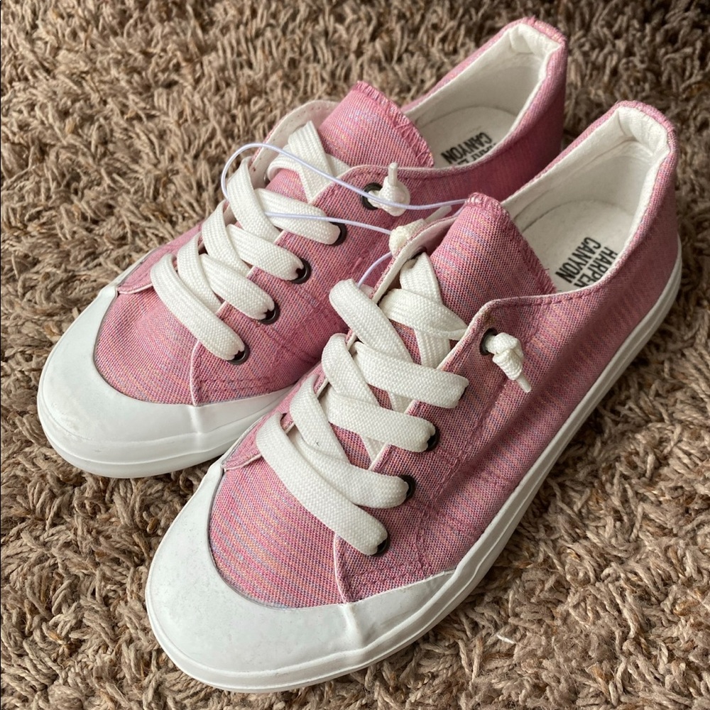 NWT! Harper Canyon..Girls size 4 pink tennis shoes
